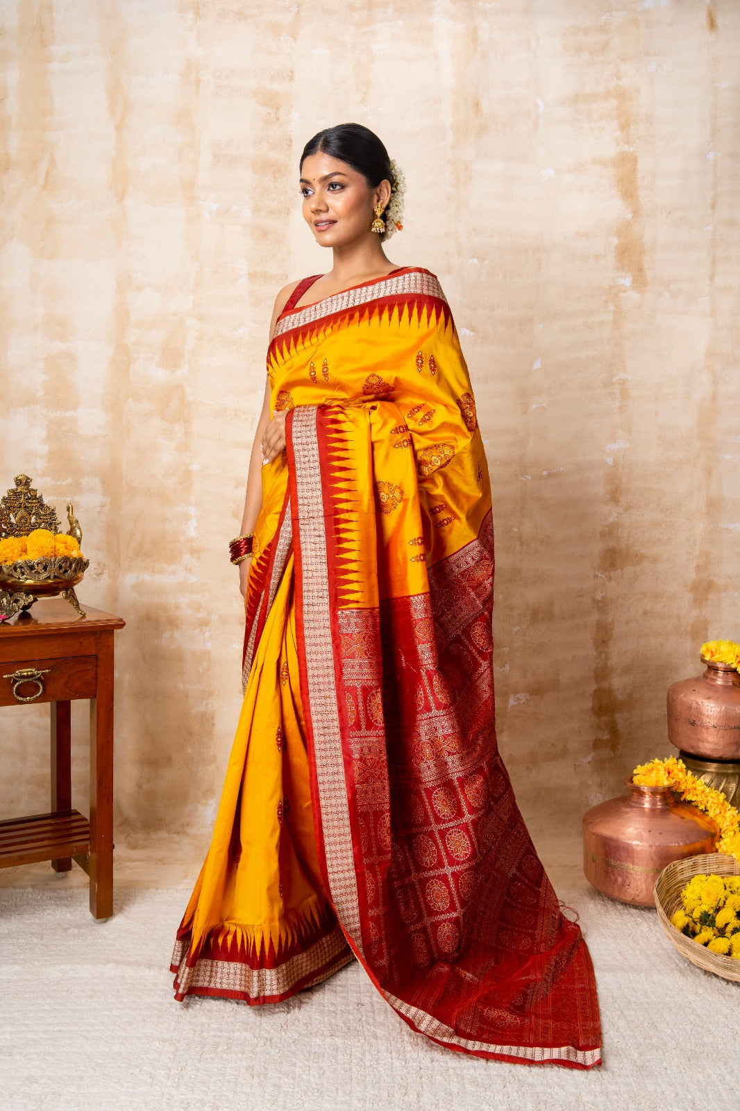 Kanchipuram Silk Saree - Handwoven Pure Silk - Pure Zari - Yellow & Re –  Panjavarnam